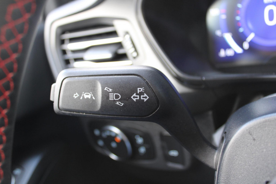 Ford Focus 2.0 EcoBlue 150pk ST-Line X Wagon | Panoramadak | Adaptive LED | Adaptive cruise control | 18 inch met rode remklauwen | Adaptive LED | Half lederen bekleding | Winter Pack | Camera