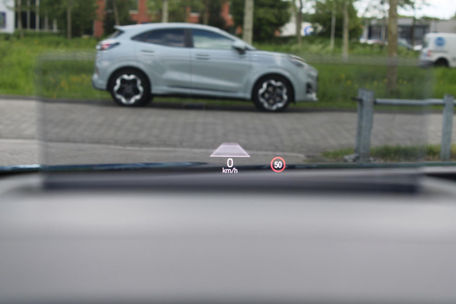 Ford Focus 2.0 EcoBlue 150pk ST-Line X Wagon | Panoramadak | Adaptive LED | Adaptive cruise control | 18 inch met rode remklauwen | Adaptive LED | Half lederen bekleding | Winter Pack | Camera