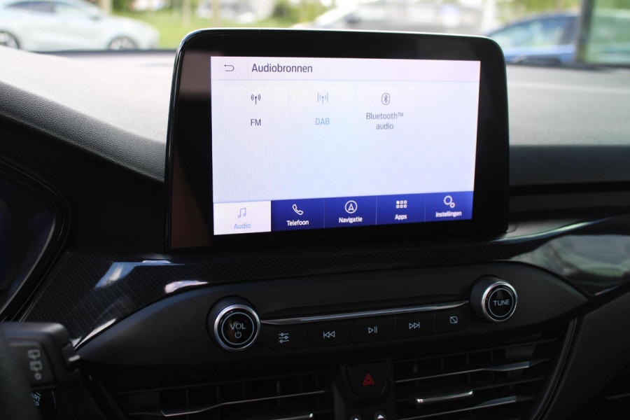 Ford Focus 2.0 EcoBlue 150pk ST-Line X Wagon | Panoramadak | Adaptive LED | Adaptive cruise control | 18 inch met rode remklauwen | Adaptive LED | Half lederen bekleding | Winter Pack | Camera
