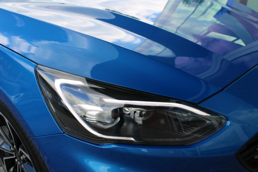 Ford Focus 2.0 EcoBlue 150pk ST-Line X Wagon | Panoramadak | Adaptive LED | Adaptive cruise control | 18 inch met rode remklauwen | Adaptive LED | Half lederen bekleding | Winter Pack | Camera