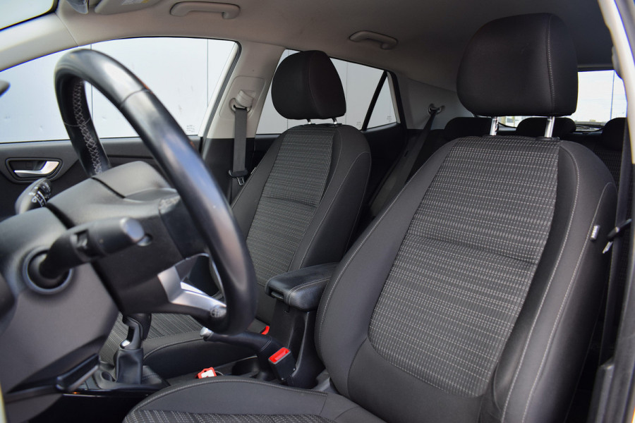 Kia Stonic 1.0 T-GDi DynamicPlusLine | Trekhaak | Apple CarPlay | Camera | Climate
