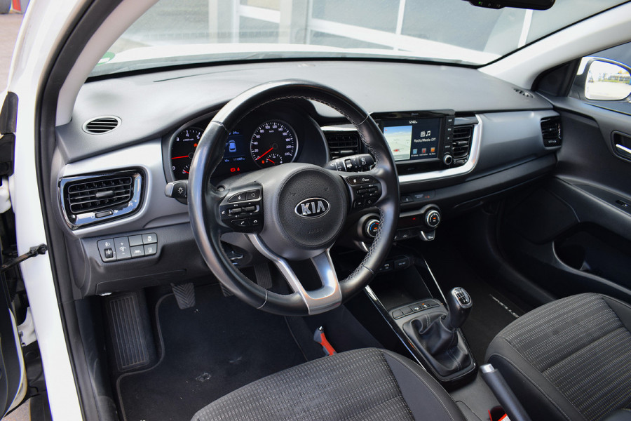 Kia Stonic 1.0 T-GDi DynamicPlusLine | Trekhaak | Apple CarPlay | Camera | Climate