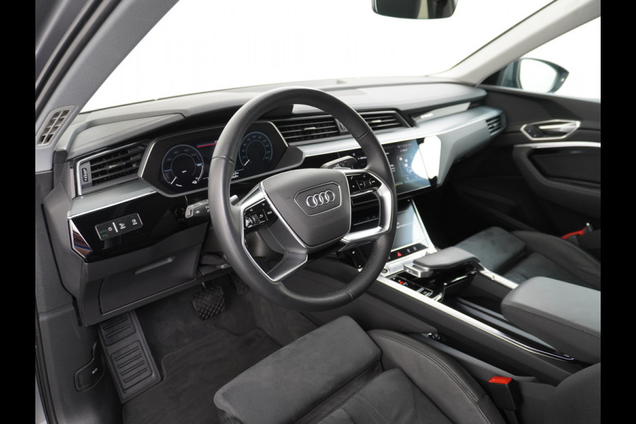 Audi e-tron Sportback 55 Quattro 408pk 95kWh Luchtvering Adaptive-Cruise Apple Carplay Android Trekhaak Elektr.Sport-Stoel+Leder/Alcantara+Verwarmd+Ge Keyless Audi sound system Lane-Assist Audi-smartphone-interface Rijstrooksensor Wifi Fase 3 Laden