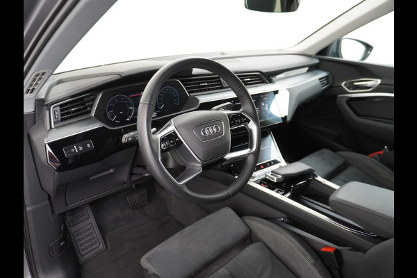 Audi e-tron Sportback 55 Quattro 408pk 95kWh Luchtvering Adaptive-Cruise Apple Carplay Android Trekhaak Elektr.Sport-Stoel+Leder/Alcantara+Verwarmd+Ge Keyless Audi sound system Lane-Assist Audi-smartphone-interface Rijstrooksensor Wifi Fase 3 Laden