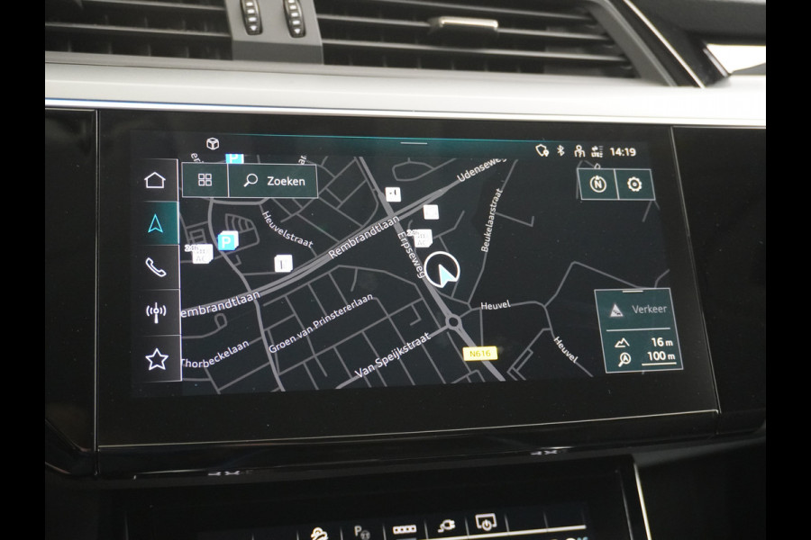 Audi e-tron Sportback 55 Quattro 408pk 95kWh Luchtvering Adaptive-Cruise Apple Carplay Android Trekhaak Elektr.Sport-Stoel+Leder/Alcantara+Verwarmd+Ge Keyless Audi sound system Lane-Assist Audi-smartphone-interface Rijstrooksensor Wifi Fase 3 Laden