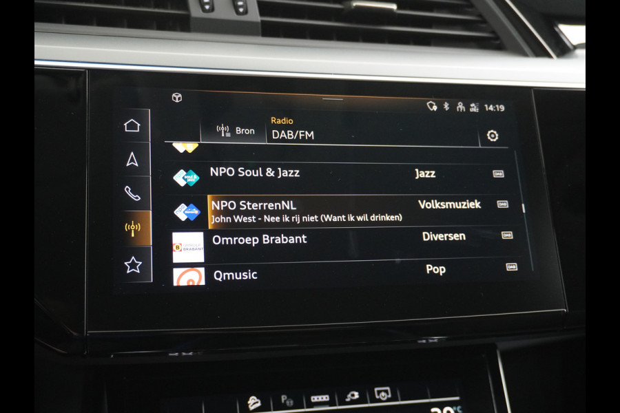 Audi e-tron Sportback 55 Quattro 408pk 95kWh Luchtvering Adaptive-Cruise Apple Carplay Android Trekhaak Elektr.Sport-Stoel+Leder/Alcantara+Verwarmd+Ge Keyless Audi sound system Lane-Assist Audi-smartphone-interface Rijstrooksensor Wifi Fase 3 Laden