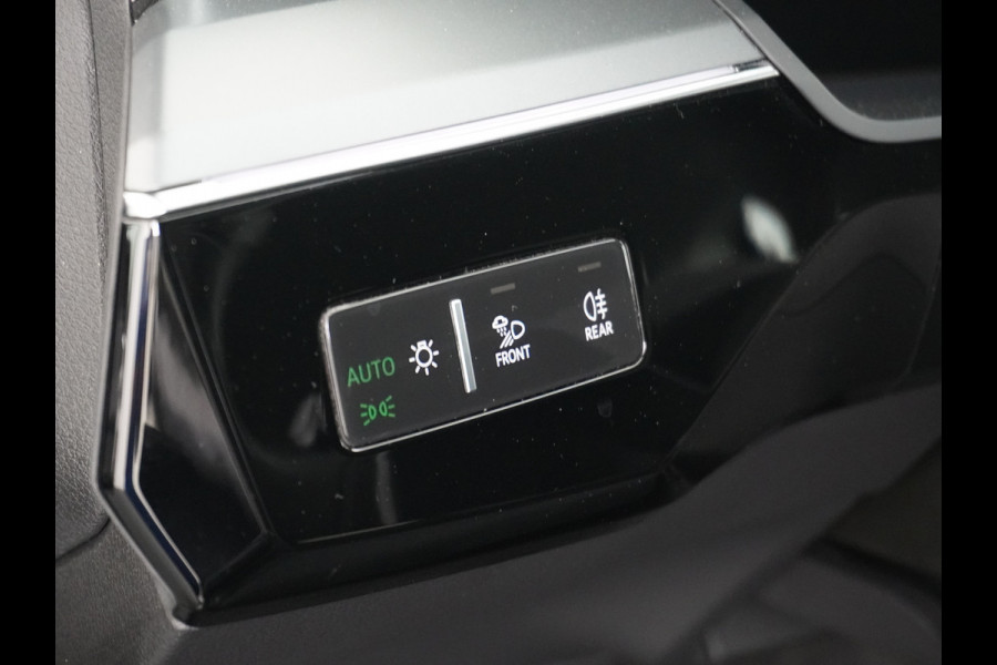 Audi e-tron Sportback 55 Quattro 408pk 95kWh Luchtvering Adaptive-Cruise Apple Carplay Android Trekhaak Elektr.Sport-Stoel+Leder/Alcantara+Verwarmd+Ge Keyless Audi sound system Lane-Assist Audi-smartphone-interface Rijstrooksensor Wifi Fase 3 Laden