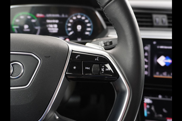 Audi e-tron Sportback 55 Quattro 408pk 95kWh Luchtvering Adaptive-Cruise Apple Carplay Android Trekhaak Elektr.Sport-Stoel+Leder/Alcantara+Verwarmd+Ge Keyless Audi sound system Lane-Assist Audi-smartphone-interface Rijstrooksensor Wifi Fase 3 Laden