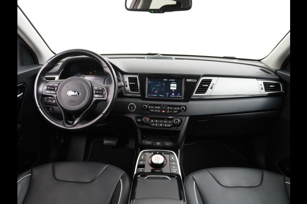 Kia e-Niro 64kWh 204PK Leder Camera Adaptive-Cruise Warmtepomp Apple Carplay Android Auto Navi Ecc DAB Pdc Executive-Line Stoel Verwarming/ Keyless Led Achterbank+Stuur Verwarming Dodehoek assistent Regen-Lichtsensor JBL-Soundsystem Bluetooth Draadloze tel.lader Lmv 17" 1e Eigenaar! Krachtige en zuinige aandrijflijn met grootste accu! €45.000 Nieuw