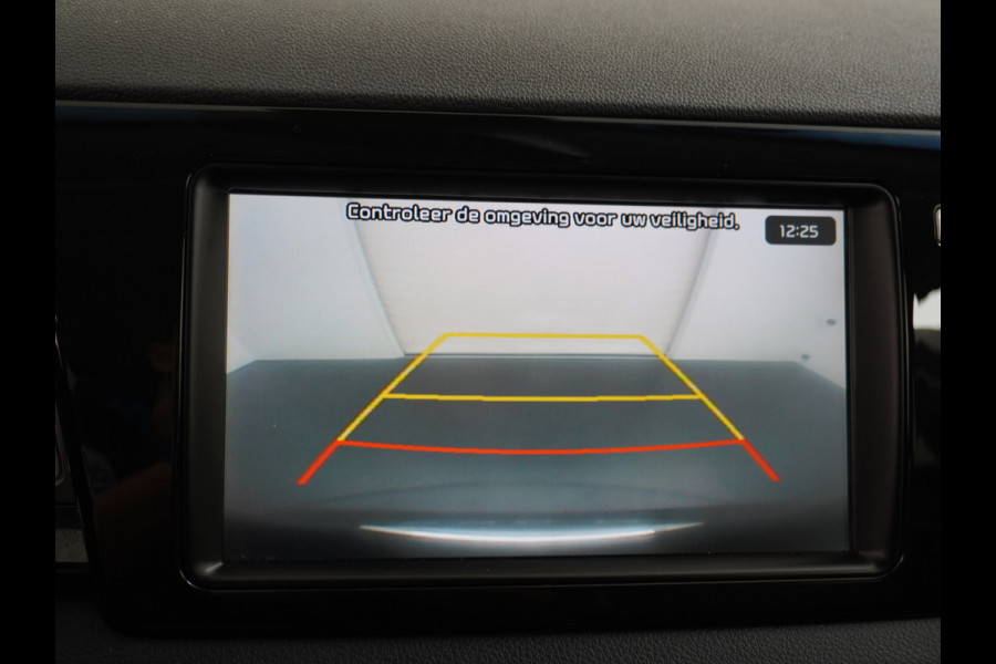 Kia e-Niro 64kWh 204PK Leder Camera Adaptive-Cruise Warmtepomp Apple Carplay Android Auto Navi Ecc DAB Pdc Executive-Line Stoel Verwarming/ Keyless Led Achterbank+Stuur Verwarming Dodehoek assistent Regen-Lichtsensor JBL-Soundsystem Bluetooth Draadloze tel.lader Lmv 17" 1e Eigenaar! Krachtige en zuinige aandrijflijn met grootste accu! €45.000 Nieuw