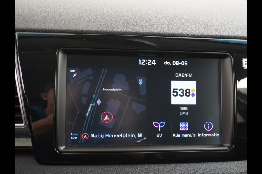 Kia e-Niro 64kWh 204PK Leder Camera Adaptive-Cruise Warmtepomp Apple Carplay Android Auto Navi Ecc DAB Pdc Executive-Line Stoel Verwarming/ Keyless Led Achterbank+Stuur Verwarming Dodehoek assistent Regen-Lichtsensor JBL-Soundsystem Bluetooth Draadloze tel.lader Lmv 17" 1e Eigenaar! Krachtige en zuinige aandrijflijn met grootste accu! €45.000 Nieuw