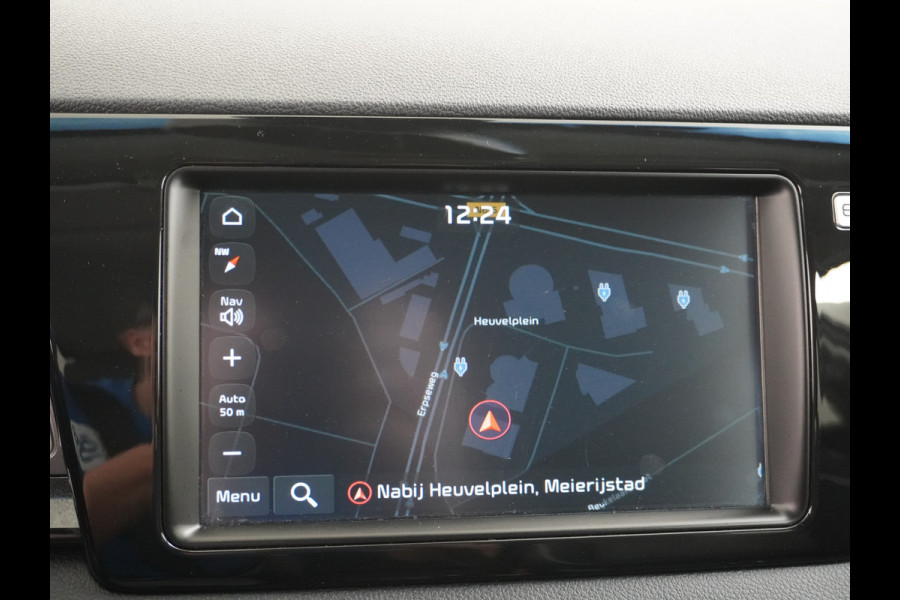 Kia e-Niro 64kWh 204PK Leder Camera Adaptive-Cruise Warmtepomp Apple Carplay Android Auto Navi Ecc DAB Pdc Executive-Line Stoel Verwarming/ Keyless Led Achterbank+Stuur Verwarming Dodehoek assistent Regen-Lichtsensor JBL-Soundsystem Bluetooth Draadloze tel.lader Lmv 17" 1e Eigenaar! Krachtige en zuinige aandrijflijn met grootste accu! €45.000 Nieuw