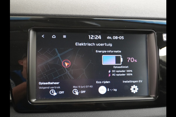 Kia e-Niro 64kWh 204PK Leder Camera Adaptive-Cruise Warmtepomp Apple Carplay Android Auto Navi Ecc DAB Pdc Executive-Line Stoel Verwarming/ Keyless Led Achterbank+Stuur Verwarming Dodehoek assistent Regen-Lichtsensor JBL-Soundsystem Bluetooth Draadloze tel.lader Lmv 17" 1e Eigenaar! Krachtige en zuinige aandrijflijn met grootste accu! €45.000 Nieuw