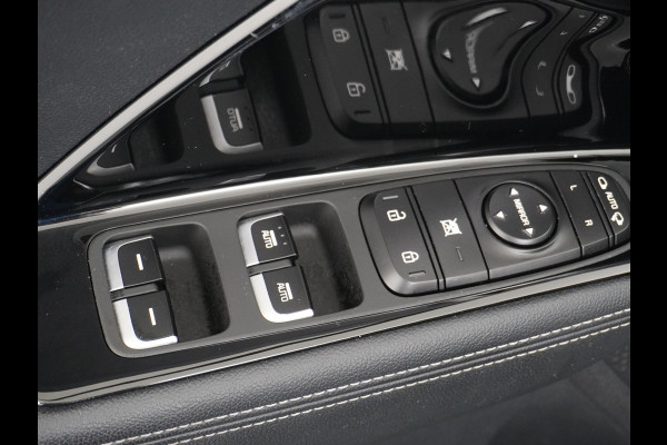 Kia e-Niro 64kWh 204PK Leder Camera Adaptive-Cruise Warmtepomp Apple Carplay Android Auto Navi Ecc DAB Pdc Executive-Line Stoel Verwarming/ Keyless Led Achterbank+Stuur Verwarming Dodehoek assistent Regen-Lichtsensor JBL-Soundsystem Bluetooth Draadloze tel.lader Lmv 17" 1e Eigenaar! Krachtige en zuinige aandrijflijn met grootste accu! €45.000 Nieuw