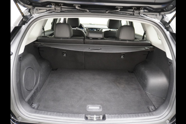 Kia e-Niro 64kWh 204PK Leder Camera Adaptive-Cruise Warmtepomp Apple Carplay Android Auto Navi Ecc DAB Pdc Executive-Line Stoel Verwarming/ Keyless Led Achterbank+Stuur Verwarming Dodehoek assistent Regen-Lichtsensor JBL-Soundsystem Bluetooth Draadloze tel.lader Lmv 17" 1e Eigenaar! Krachtige en zuinige aandrijflijn met grootste accu! €45.000 Nieuw