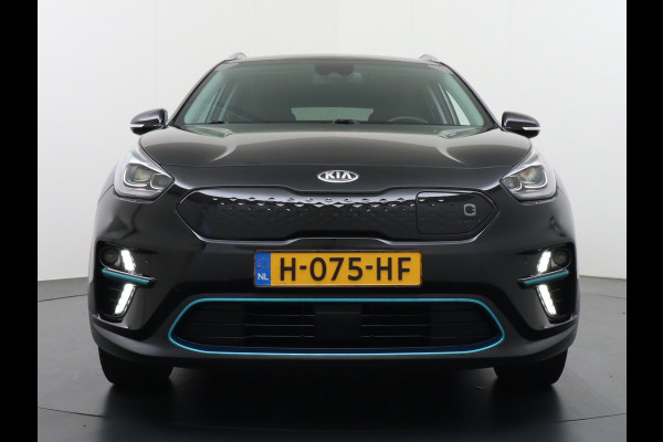 Kia e-Niro 64kWh 204PK Leder Camera Adaptive-Cruise Warmtepomp Apple Carplay Android Auto Navi Ecc DAB Pdc Executive-Line Stoel Verwarming/ Keyless Led Achterbank+Stuur Verwarming Dodehoek assistent Regen-Lichtsensor JBL-Soundsystem Bluetooth Draadloze tel.lader Lmv 17" 1e Eigenaar! Krachtige en zuinige aandrijflijn met grootste accu! €45.000 Nieuw