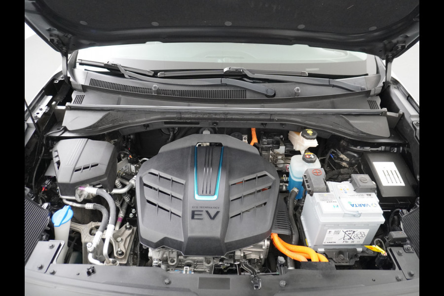 Kia e-Niro 64kWh 204PK Leder Camera Adaptive-Cruise Warmtepomp Apple Carplay Android Auto Navi Ecc DAB Pdc Executive-Line Stoel Verwarming/ Keyless Led Achterbank+Stuur Verwarming Dodehoek assistent Regen-Lichtsensor JBL-Soundsystem Bluetooth Draadloze tel.lader Lmv 17" 1e Eigenaar! Krachtige en zuinige aandrijflijn met grootste accu! €45.000 Nieuw