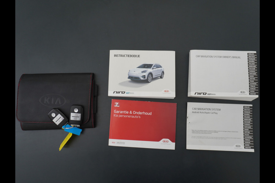 Kia e-Niro 64kWh 204PK Leder Camera Adaptive-Cruise Warmtepomp Apple Carplay Android Auto Navi Ecc DAB Pdc Executive-Line Stoel Verwarming/ Keyless Led Achterbank+Stuur Verwarming Dodehoek assistent Regen-Lichtsensor JBL-Soundsystem Bluetooth Draadloze tel.lader Lmv 17" 1e Eigenaar! Krachtige en zuinige aandrijflijn met grootste accu! €45.000 Nieuw