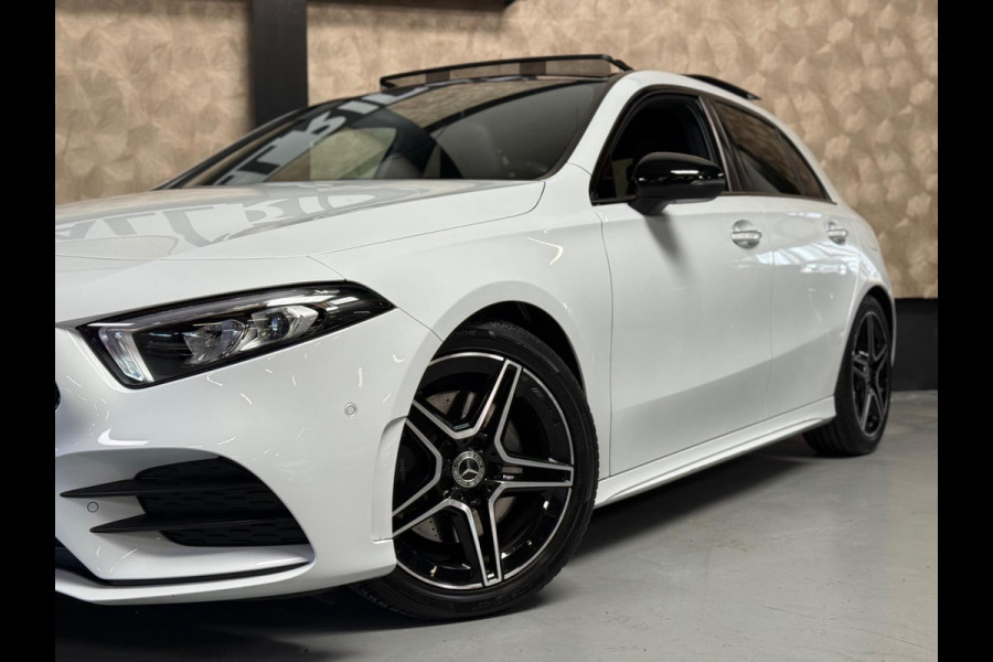 Mercedes-Benz A-Klasse 220 4MATIC Premium Plus AMG Night | Pano | Keyless | Sfeerverlichting | Memory seats