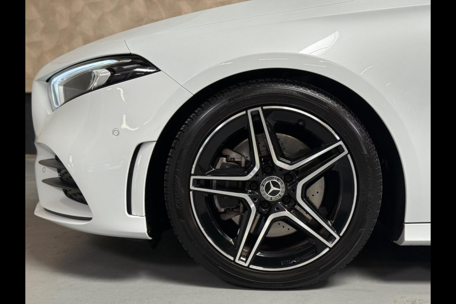 Mercedes-Benz A-Klasse 220 4MATIC Premium Plus AMG Night | Pano | Keyless | Sfeerverlichting | Memory seats