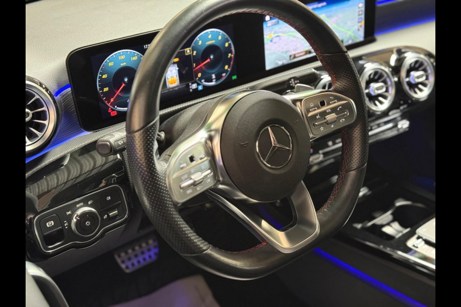 Mercedes-Benz A-Klasse 220 4MATIC Premium Plus AMG Night | Pano | Keyless | Sfeerverlichting | Memory seats