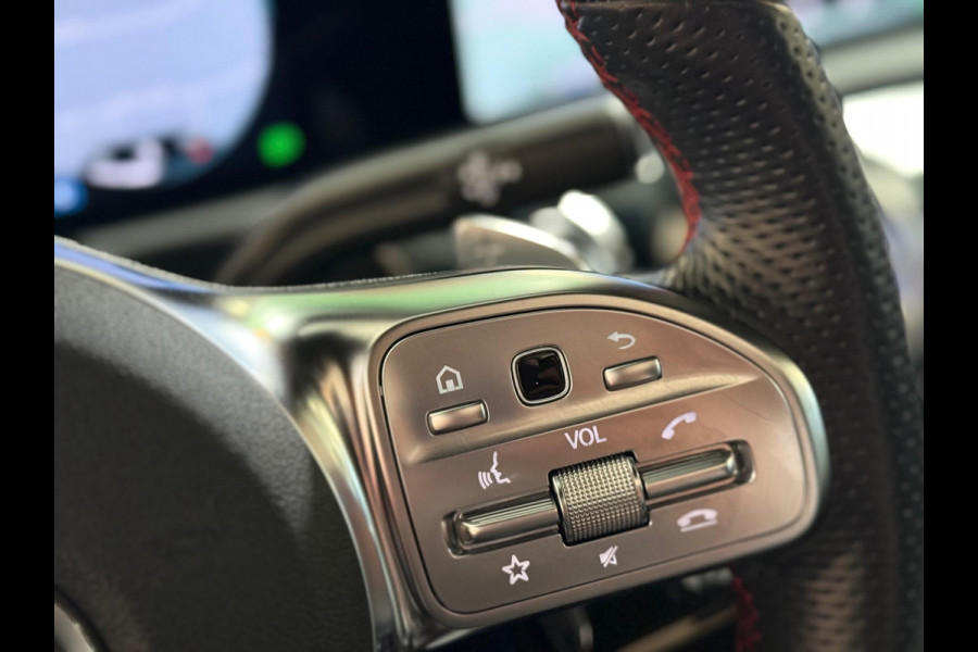 Mercedes-Benz A-Klasse 220 4MATIC Premium Plus AMG Night | Pano | Keyless | Sfeerverlichting | Memory seats