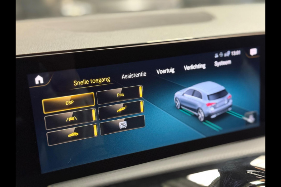 Mercedes-Benz A-Klasse 220 4MATIC Premium Plus AMG Night | Pano | Keyless | Sfeerverlichting | Memory seats