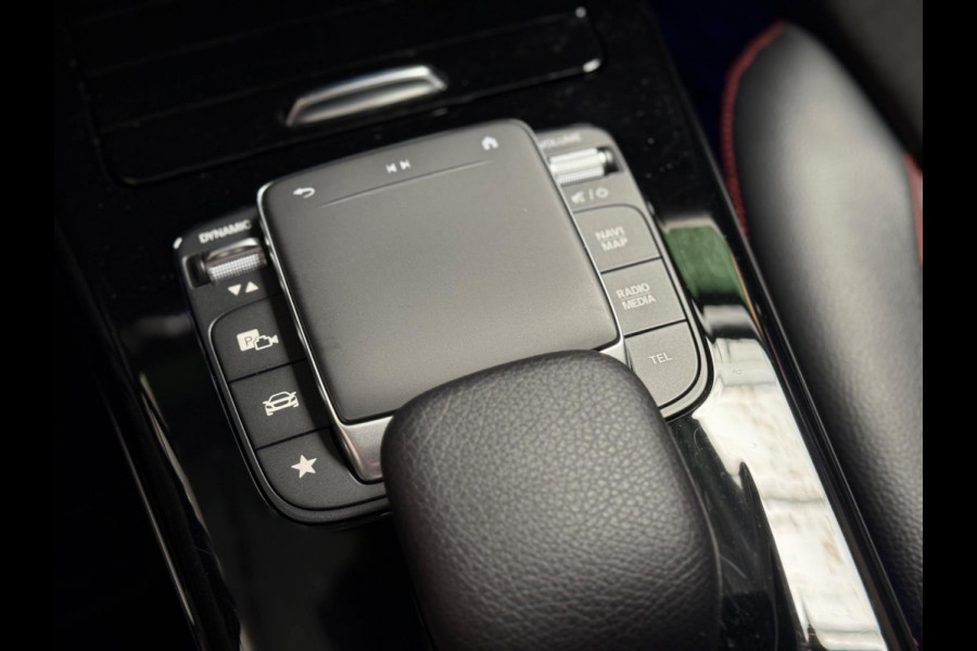 Mercedes-Benz A-Klasse 220 4MATIC Premium Plus AMG Night | Pano | Keyless | Sfeerverlichting | Memory seats