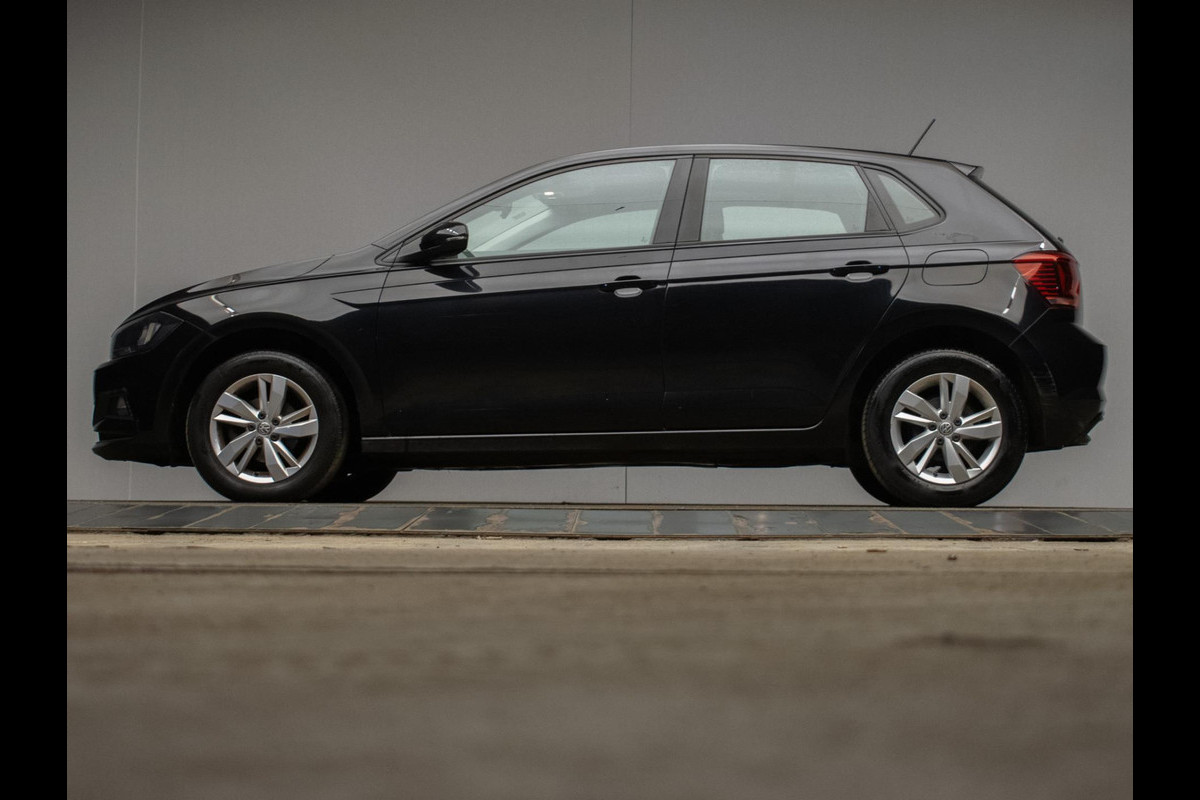 Volkswagen Polo 1.0 TSI Comfortline Sport (APPLE CARPLAY,NAVI,LED,CRUISE,CLIMATE,DAB,SPOILER,SPORTSTOELEN,LM VELGEN,NETTE STAAT) Volkswagen Polo 1.0 TSI Comfortline Sport (APPLE CARPLAY,NAVI,LED,CRUISE,CLIMATE,DAB,SPOILER,SPORTSTOELEN,LM VELGEN,NETTE STAAT)