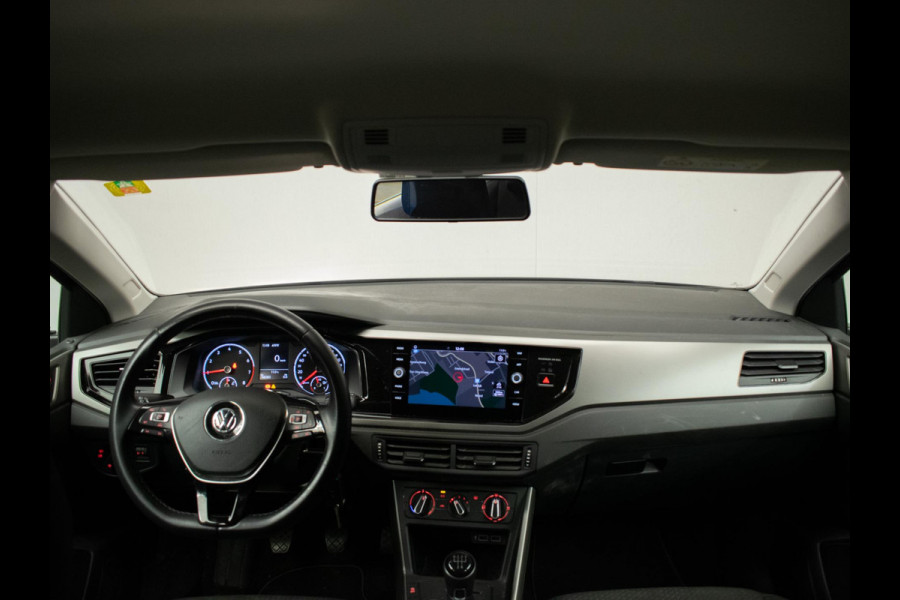 Volkswagen Polo 1.0 TSI Comfortline Sport (APPLE CARPLAY,NAVI,LED,CRUISE,CLIMATE,DAB,SPOILER,SPORTSTOELEN,LM VELGEN,NETTE STAAT)