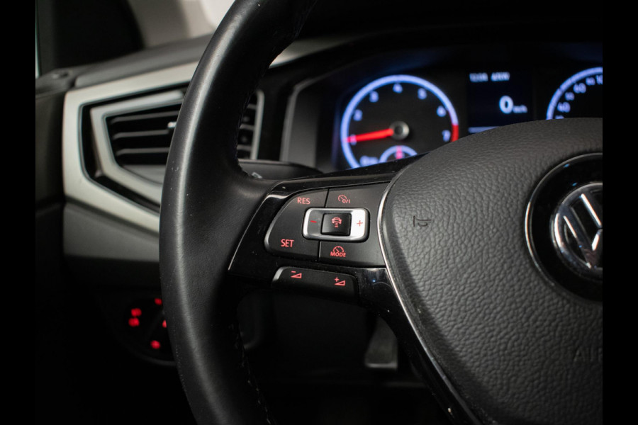 Volkswagen Polo 1.0 TSI Comfortline Sport (APPLE CARPLAY,NAVI,LED,CRUISE,CLIMATE,DAB,SPOILER,SPORTSTOELEN,LM VELGEN,NETTE STAAT)