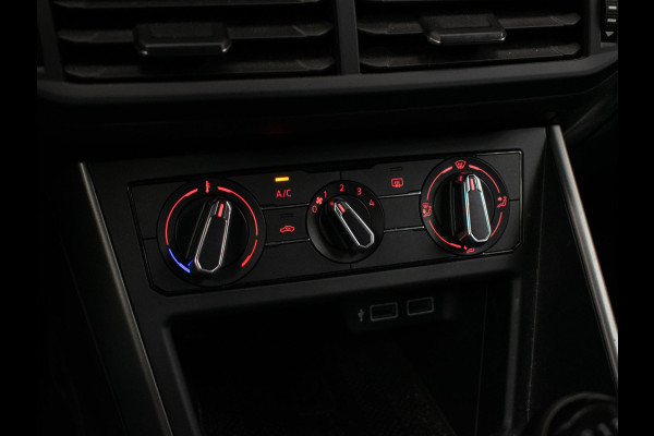 Volkswagen Polo 1.0 TSI Comfortline Sport (APPLE CARPLAY,NAVI,LED,CRUISE,CLIMATE,DAB,SPOILER,SPORTSTOELEN,LM VELGEN,NETTE STAAT)