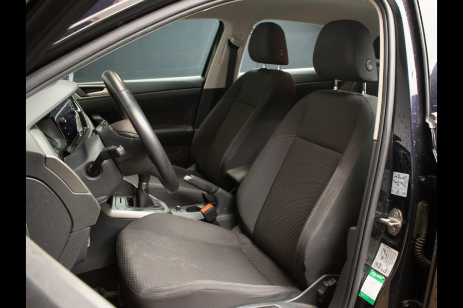 Volkswagen Polo 1.0 TSI Comfortline Sport (APPLE CARPLAY,NAVI,LED,CRUISE,CLIMATE,DAB,SPOILER,SPORTSTOELEN,LM VELGEN,NETTE STAAT)
