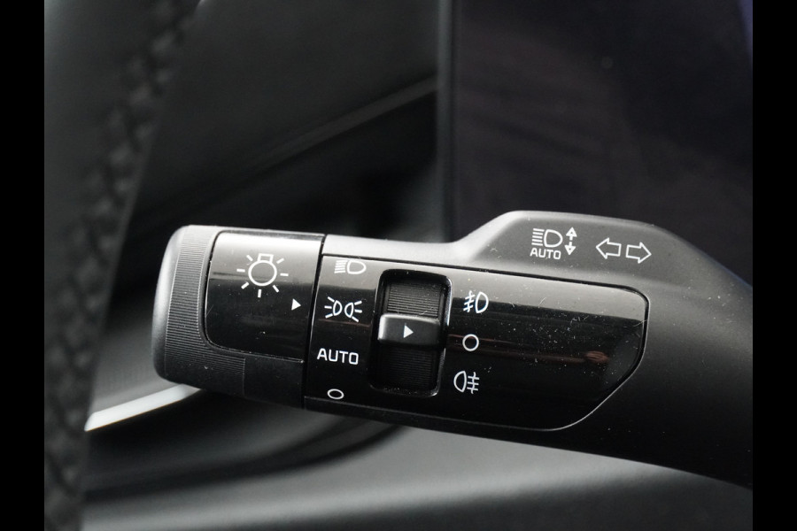 Kia Niro EV Edition Advanced 64.8 kWh - Stoel-/stuurverwarming - Navigatie - Cruise Control - Climate Control - Keyless Entry - Fabrieksgarantie tot 06-2031