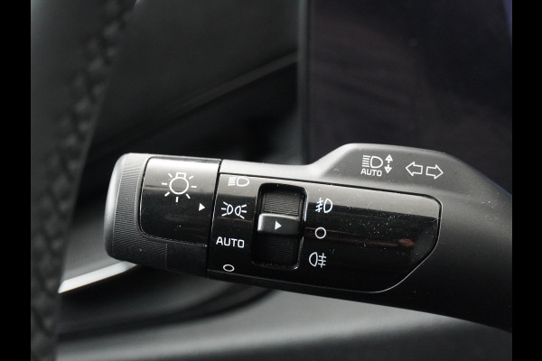 Kia Niro EV Edition Advanced 64.8 kWh - Stoel-/stuurverwarming - Navigatie - Cruise Control - Climate Control - Keyless Entry - Fabrieksgarantie tot 06-2031