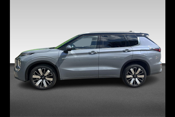 Mitsubishi Outlander 2.4 PHEV Instyle+  Is  binnen / direct rijden