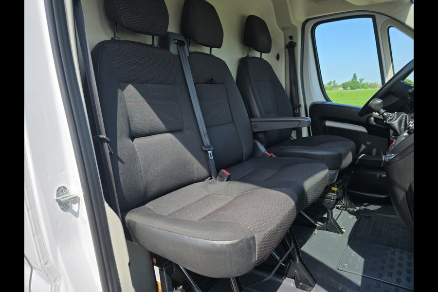 Peugeot Boxer 335 2.2 BlueHDi L2 H2 - 140 Pk - Euro 6 - Navi - ParkeerCamera - Airco - Cruise Control