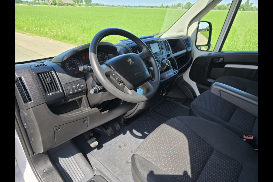 Peugeot Boxer 335 2.2 BlueHDi L2 H2 - 140 Pk - Euro 6 - Navi - ParkeerCamera - Airco - Cruise Control