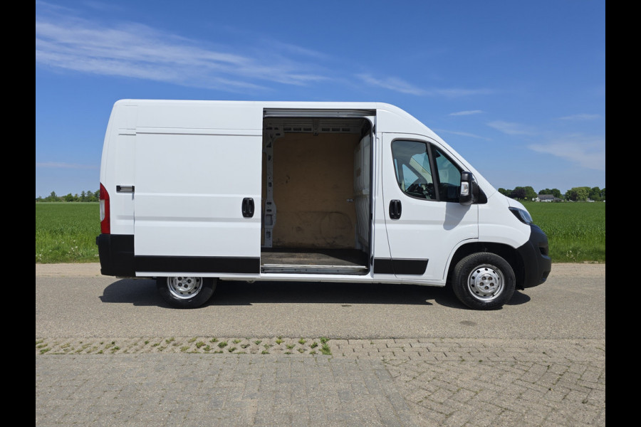 Peugeot Boxer 335 2.2 BlueHDi L2 H2 - 140 Pk - Euro 6 - Navi - ParkeerCamera - Airco - Cruise Control