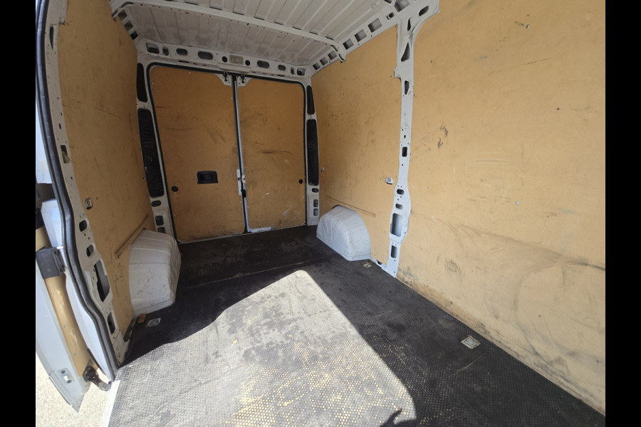 Peugeot Boxer 335 2.2 BlueHDi L2 H2 - 140 Pk - Euro 6 - Navi - ParkeerCamera - Airco - Cruise Control