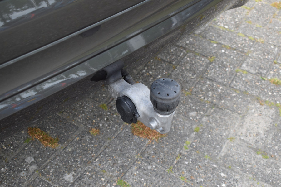 Volvo XC60 B5 265PK Automaat Momentum Business Camera | Trekhaak | ACC | All seasons | Leder | Elektr. stoel | Stoelverwarming
