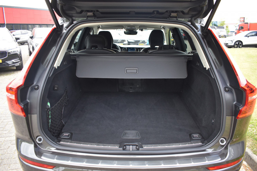 Volvo XC60 B5 265PK Automaat Momentum Business Camera | Trekhaak | ACC | All seasons | Leder | Elektr. stoel | Stoelverwarming