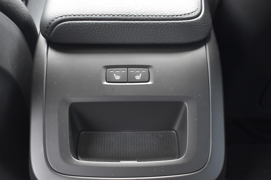 Volvo XC60 B5 265PK Automaat Momentum Business Camera | Trekhaak | ACC | All seasons | Leder | Elektr. stoel | Stoelverwarming