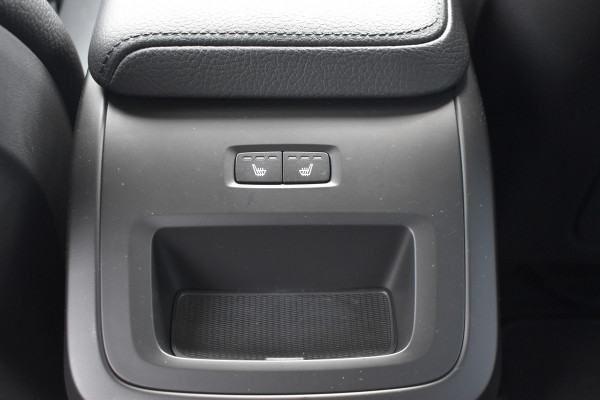 Volvo XC60 B5 265PK Automaat Momentum Business Camera | Trekhaak | ACC | All seasons | Leder | Elektr. stoel | Stoelverwarming