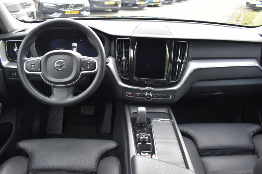 Volvo XC60 B5 265PK Automaat Momentum Business Camera | Trekhaak | ACC | All seasons | Leder | Elektr. stoel | Stoelverwarming