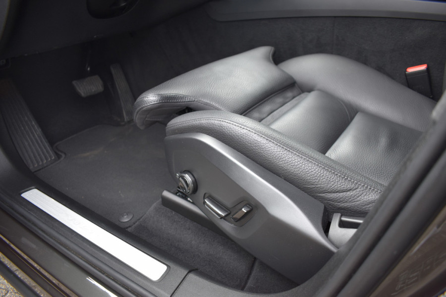 Volvo XC60 B5 265PK Automaat Momentum Business Camera | Trekhaak | ACC | All seasons | Leder | Elektr. stoel | Stoelverwarming