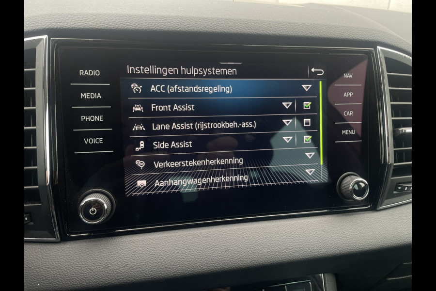 Škoda Karoq 1.5 TSI ACT Style | LED | Elek. Trekhaak | Navi | Virtual Cockpit | Carplay | Camera