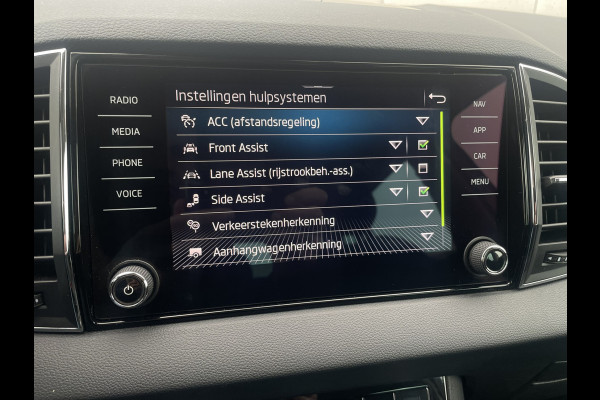 Škoda Karoq 1.5 TSI ACT Style | LED | Elek. Trekhaak | Navi | Virtual Cockpit | Carplay | Camera