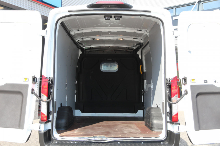 Ford Transit 2.0 TDCI 170PK | Aut. | L2H2 | Camera | Stoelverwarming | Airco..