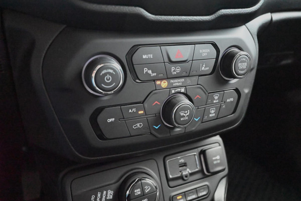 Jeep Renegade 1.3 T4 4xe Plug-in Hybrid Limited 190 PK Adaptive Leder Camera LED 17''